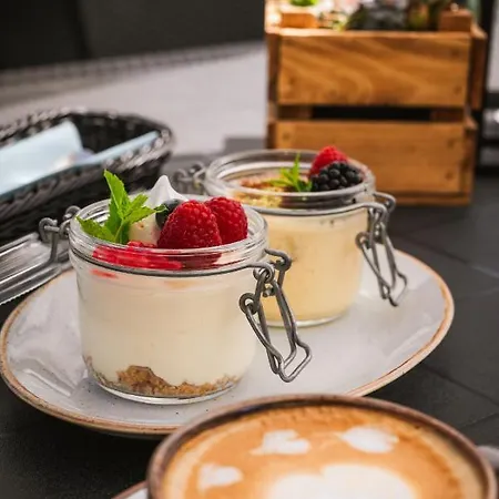 Szary Szálloda Michałowice