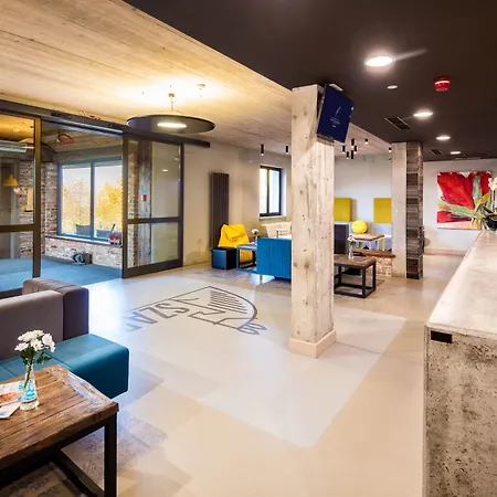 Szary 3* Michałowice