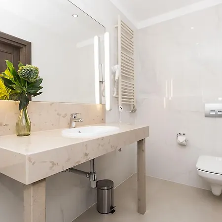 Szary Hotel Michalowice (Lesser Poland)