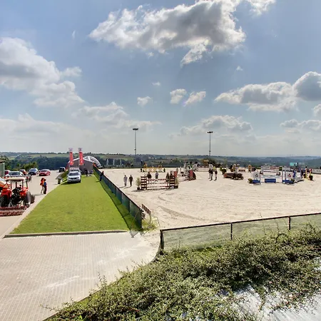 Szary מלון מיכלוביצה