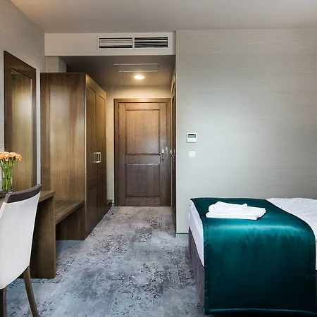 Szary Hotel 3*
